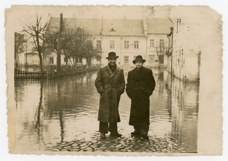Potvynis Kėdainiuose, Radvilų gatvė ir Didžiosios Rinkos aikštė, apie 1958 m.