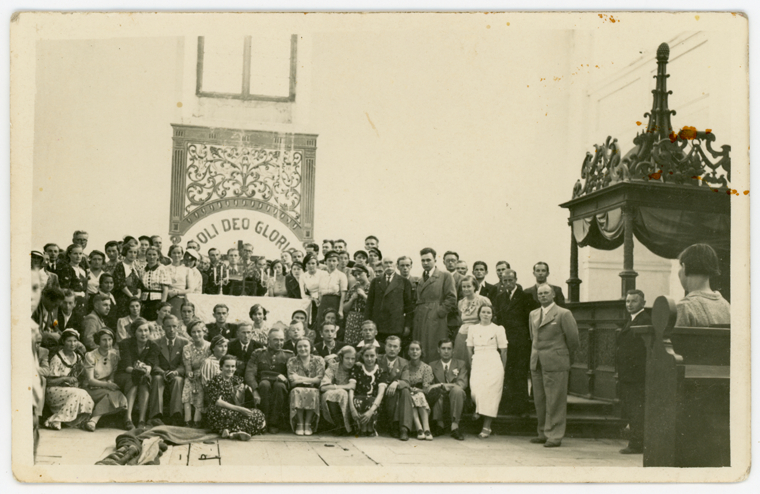 Ekskursijos dalyviai Kėdainių evangelikų reformatų bažnyčioje, 1937 m.