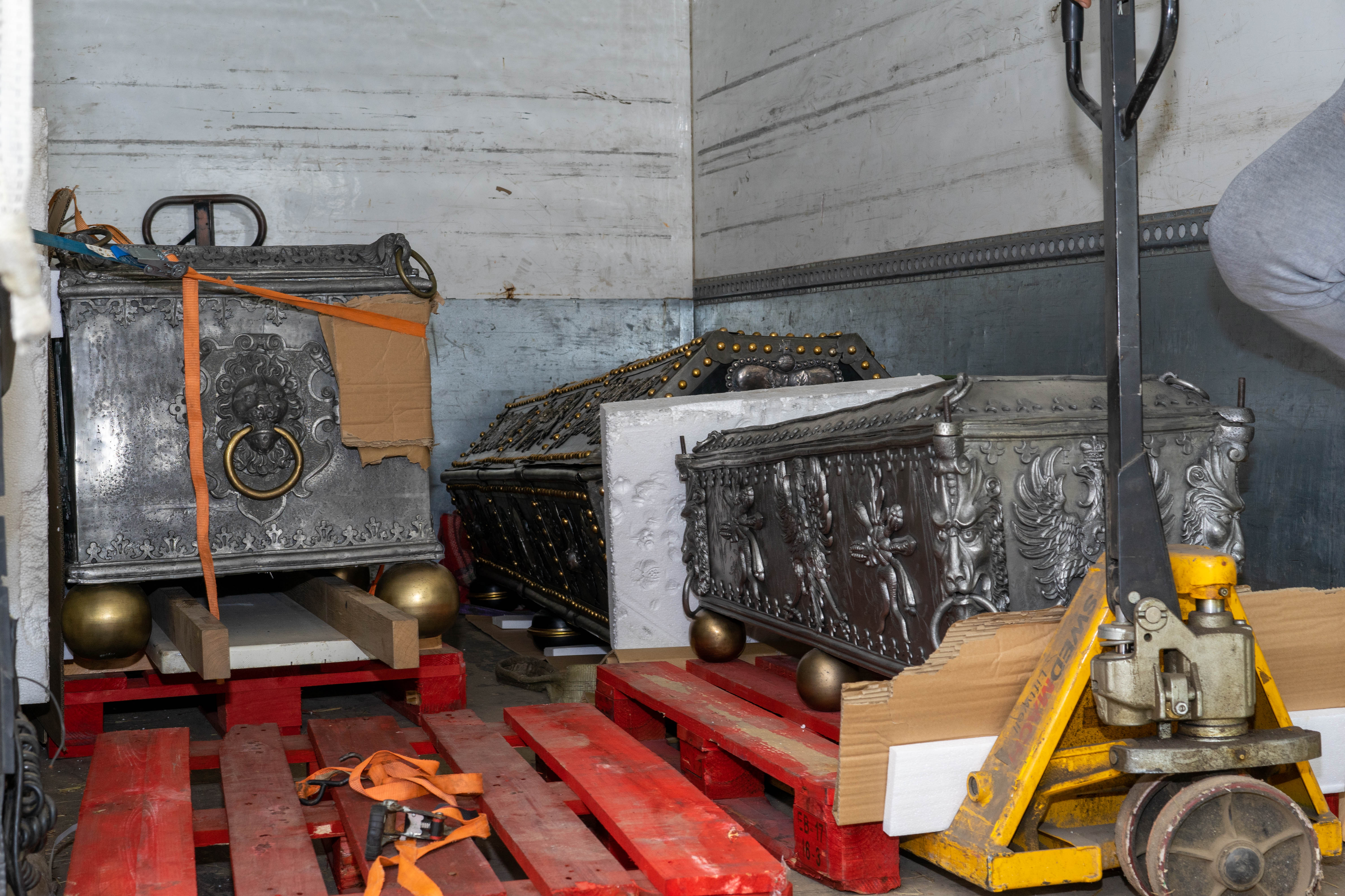 Po restauravimo darbų sarkofagai grįžta į evangelikų reformatų bažnyčią